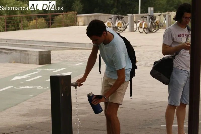 La ola de calor ha hecho que en Salamanca se alcancen hoy los 37 grados. Foto de David Sañudo
