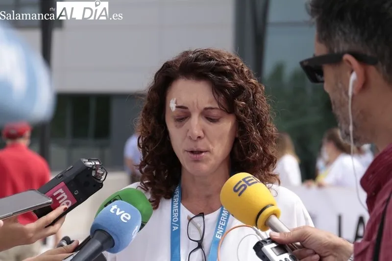  Concentración de la Junta de Personal del área de Salud de Salamanca, a la puerta del Hospital Universitario. Foto de David Sañudo