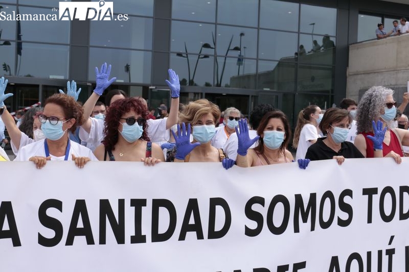  Concentración de la Junta de Personal del área de Salud de Salamanca, a la puerta del Hospital Universitario. Foto de David Sañudo