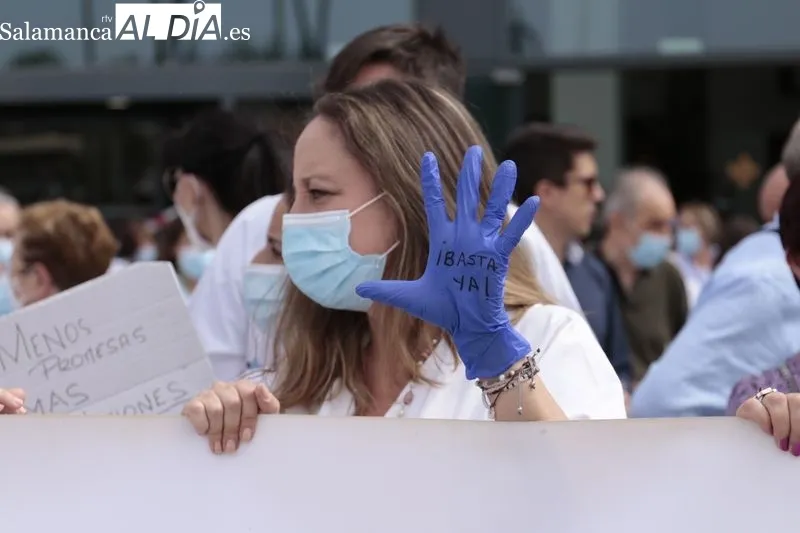  Concentración de la Junta de Personal del área de Salud de Salamanca, a la puerta del Hospital Universitario. Foto de David Sañudo