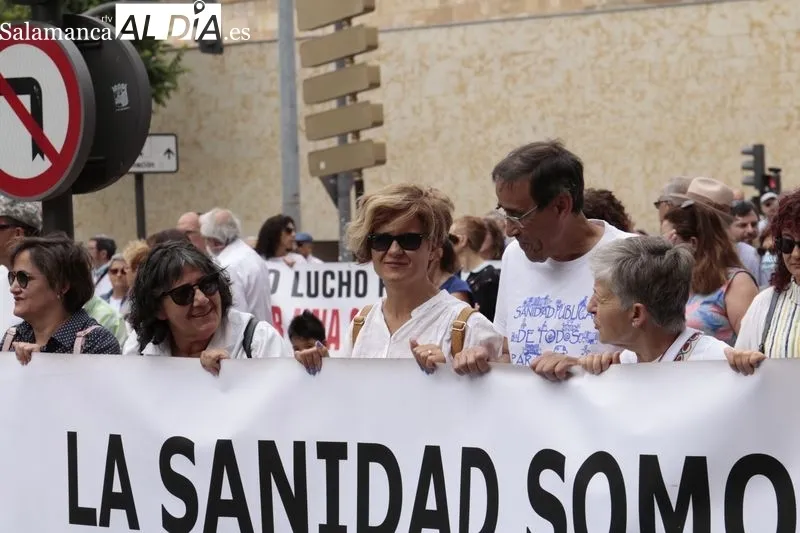 Imágenes de la manifestación convocada por la Plataforma de Salamanca para la Defensa de la Sanidad Pública
