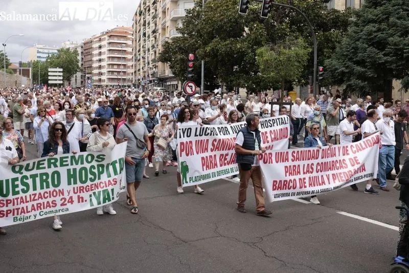 Imágenes de la manifestación convocada por la Plataforma de Salamanca para la Defensa de la Sanidad Pública