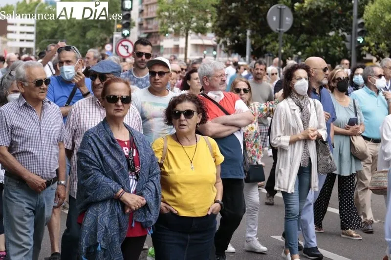 Imágenes de la manifestación convocada por la Plataforma de Salamanca para la Defensa de la Sanidad Pública