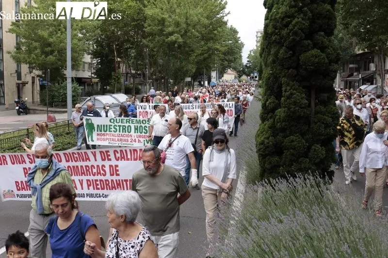 Imágenes de la manifestación convocada por la Plataforma de Salamanca para la Defensa de la Sanidad Pública