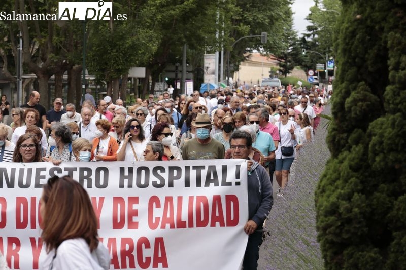 Imágenes de la manifestación convocada por la Plataforma de Salamanca para la Defensa de la Sanidad Pública