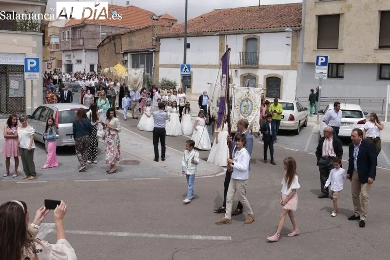Misa y procesión del Corpus en Villares de la Reina