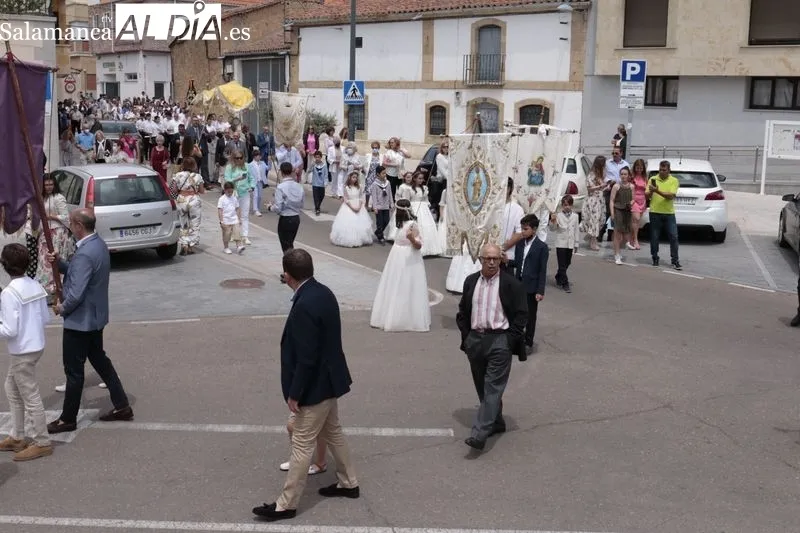 Misa y procesión del Corpus en Villares de la Reina