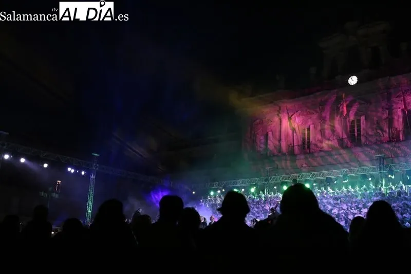 Espectacular recital esta noche en la Plaza Mayor de Salamanca