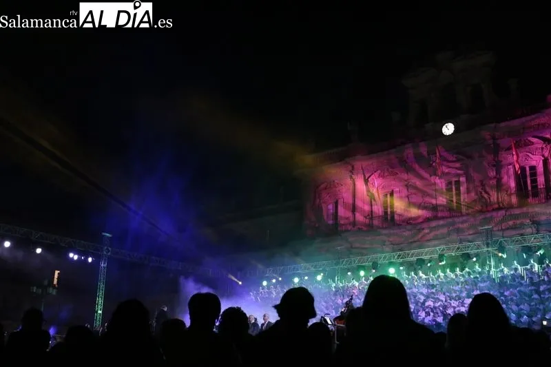 Espectacular recital esta noche en la Plaza Mayor de Salamanca