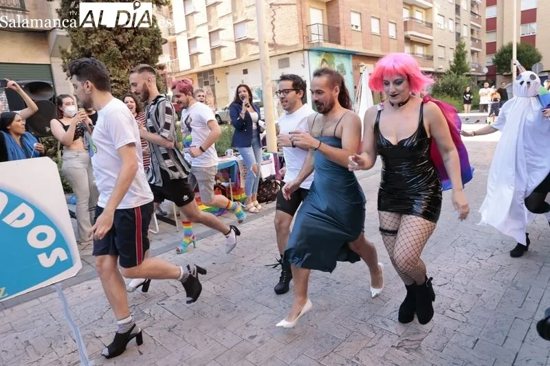 Carrera de tacones en el Barrio de Oeste