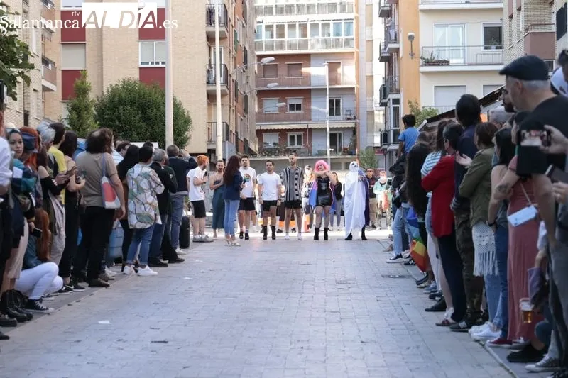 Carrera de tacones en el Barrio de Oeste