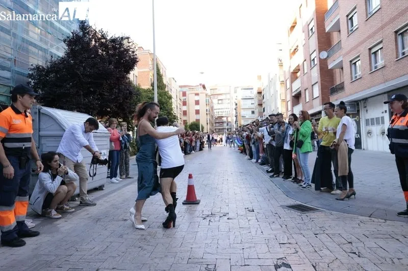 Carrera de tacones en el Barrio de Oeste