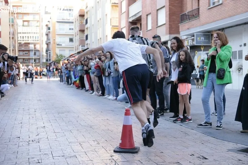 Carrera de tacones en el Barrio de Oeste