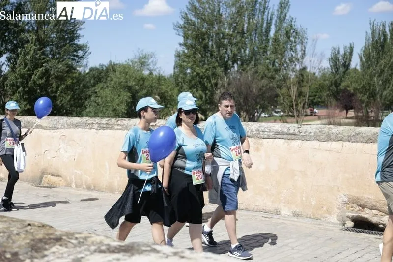 Foto 10 - Salamanca se vuelca con el autismo gracias a la I Carrera Solidaria Ariadna y su Marcha Participativa