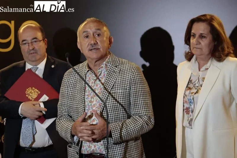 Visita a la exposición dedicada a Largo Caballero en el Centro Documental de la Memoria Histórica