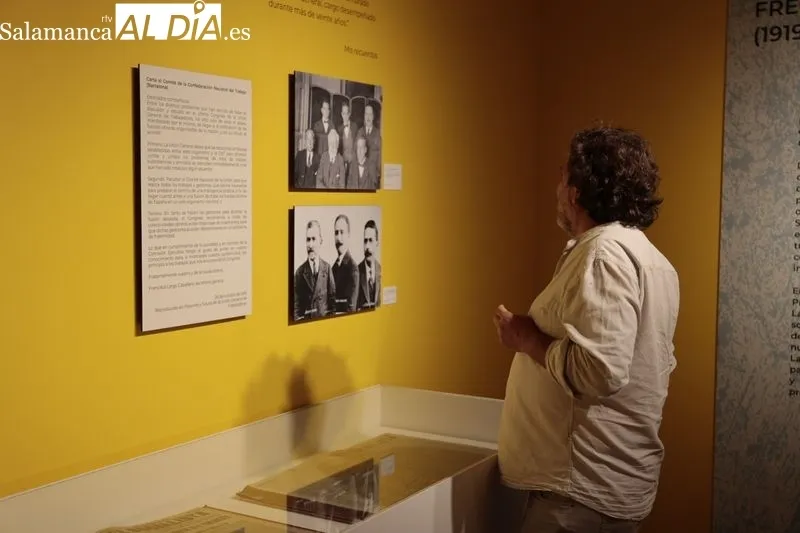 Visita a la exposición dedicada a Largo Caballero en el Centro Documental de la Memoria Histórica