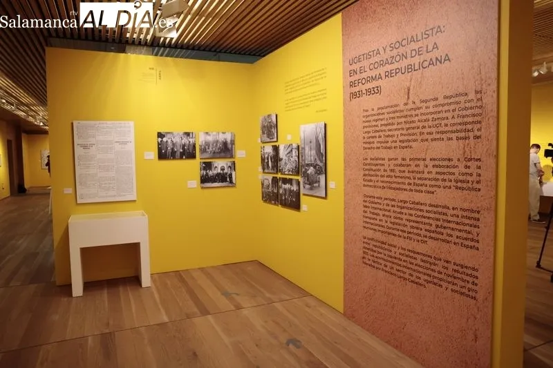 Visita a la exposición dedicada a Largo Caballero en el Centro Documental de la Memoria Histórica