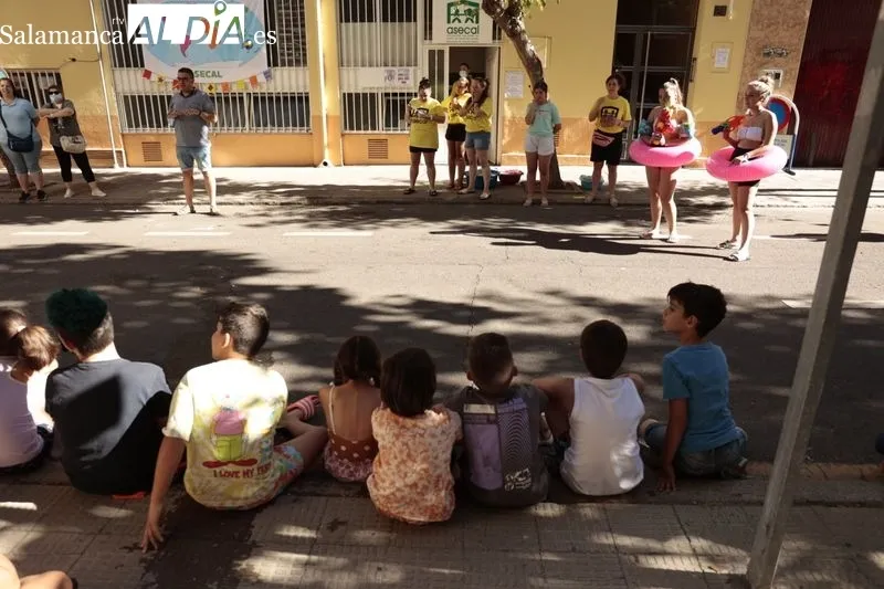 Fiesta del agua en el barrio Vidal con Asecal 