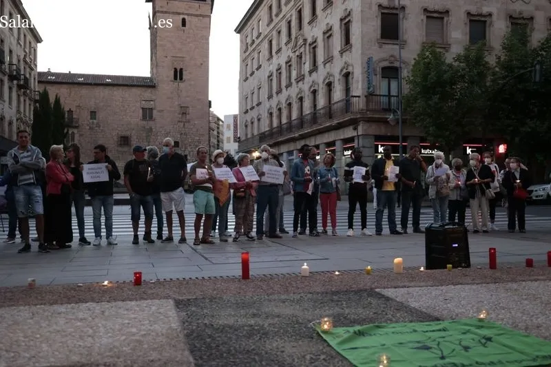Concentración convocada por la Asamblea de Apoyo a Personas Migrantes
