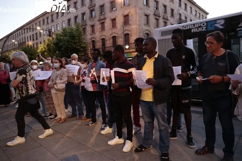 Concentración convocada por la Asamblea de Apoyo a Personas Migrantes