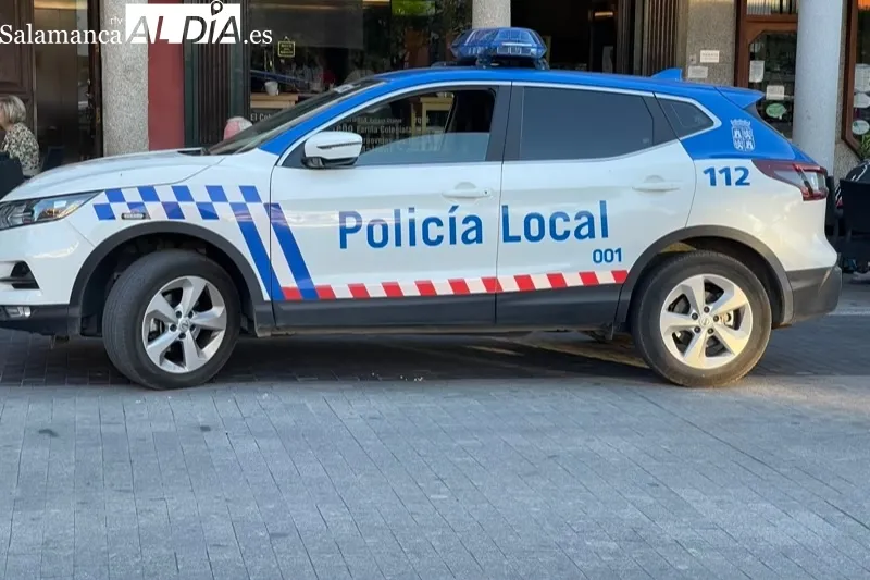 Efectivos de seguridad y sanitarios acudían este jueves a un posible caso de violencia de genero en la Plaza de España