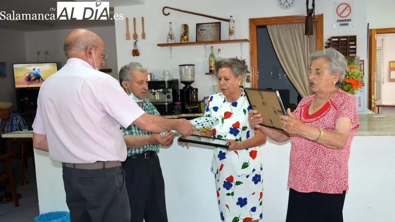 Campeones y subcampeonas del XX Campeonato de Tute del hogar del jubilado