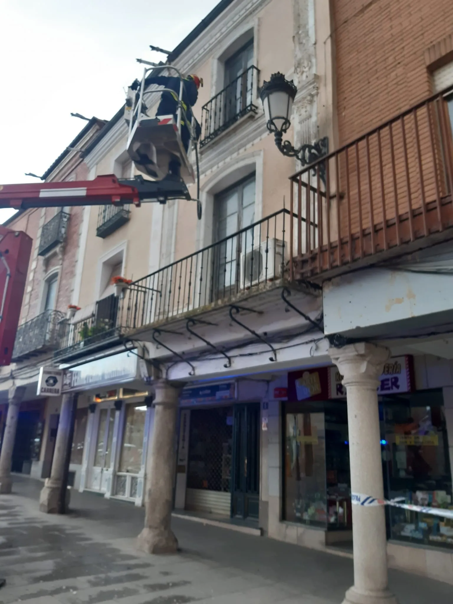 Foto 2 - La gran tormenta ca&iacute;da en Pe&ntilde;aranda deja hasta una veintena de avisos de emergencia en menos de una hora