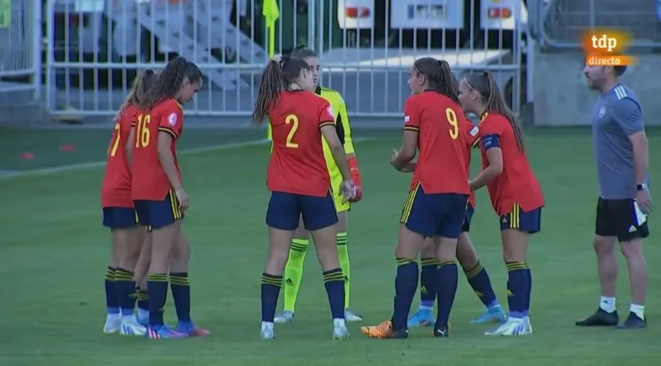 Foto 11 - Carmen &Aacute;lvarez S&aacute;nchez marca un gol en el victorioso debut de Espa&ntilde;a en la Eurocopa Sub&rsquo;19