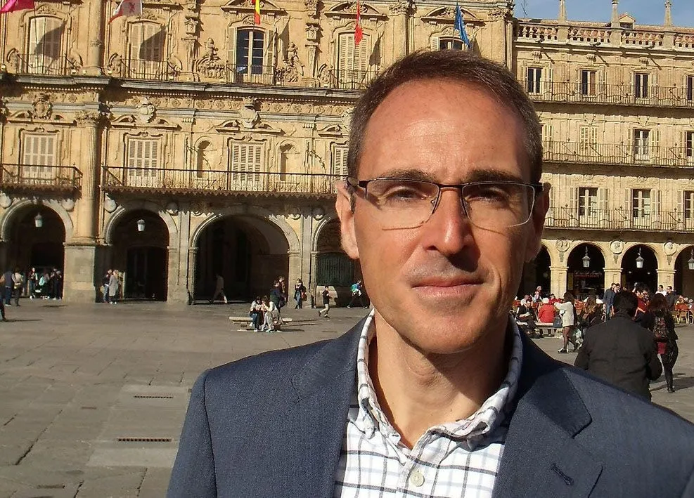 Foto 2 - Armando Manrique y Jos&eacute; Luis Gil presentan sus libros en Salamanca