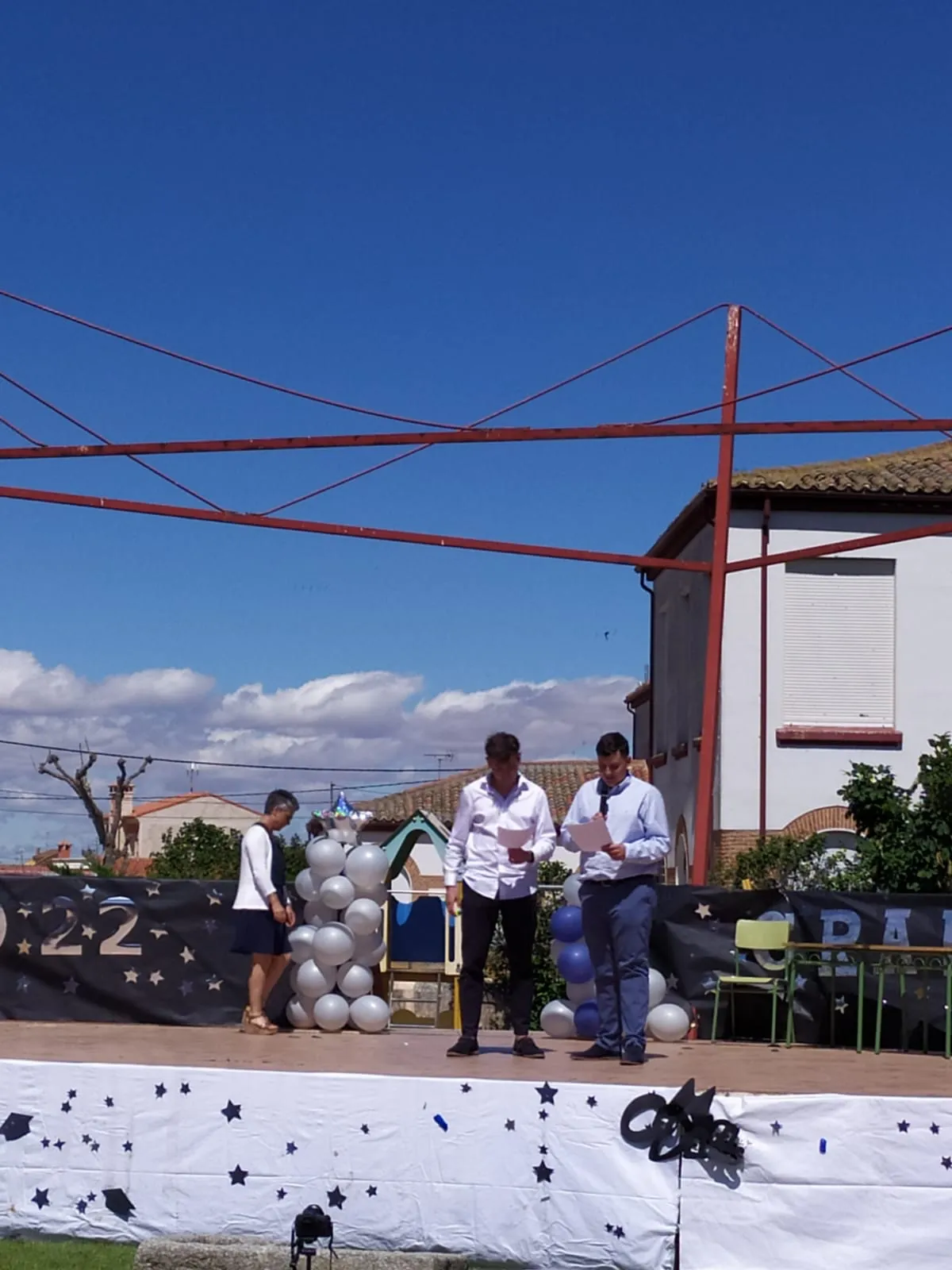 El parque municipal de Macotera acogía la graduación de los alumnos del CEO Miguel Delibes 
