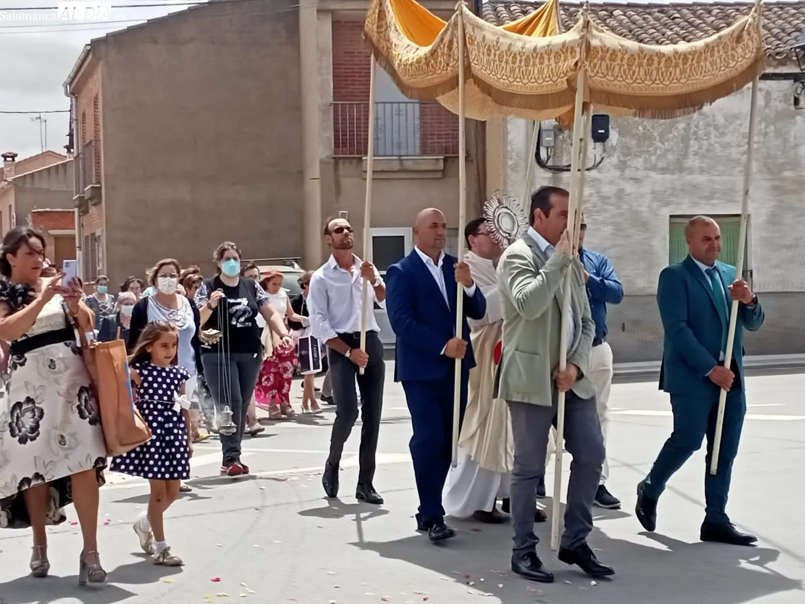 Cantalpino vivía este domingo la vuelta de su procesiòn de Corpus