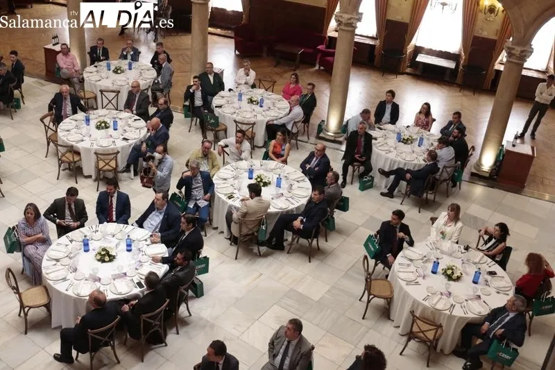 Acto del “Diálogo para el desarrollo” organizado por Unicaja Banco en el Casino de Salamanca. Foto de David Sañudo