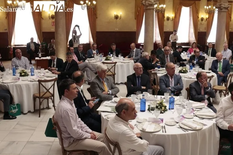 Acto del “Diálogo para el desarrollo” organizado por Unicaja Banco en el Casino de Salamanca. Foto de David Sañudo