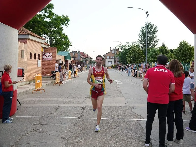 Foto 6 - Carbajosa no se pierde una gran Carrera Sunset 2022