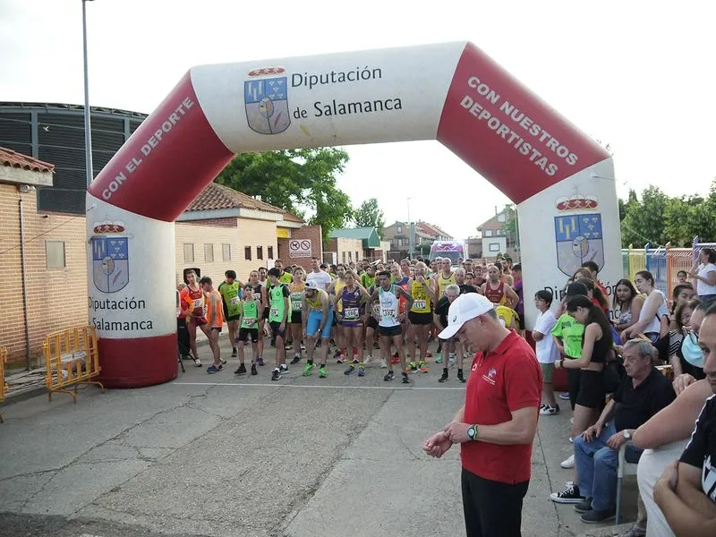 Foto 9 - Carbajosa no se pierde una gran Carrera Sunset 2022