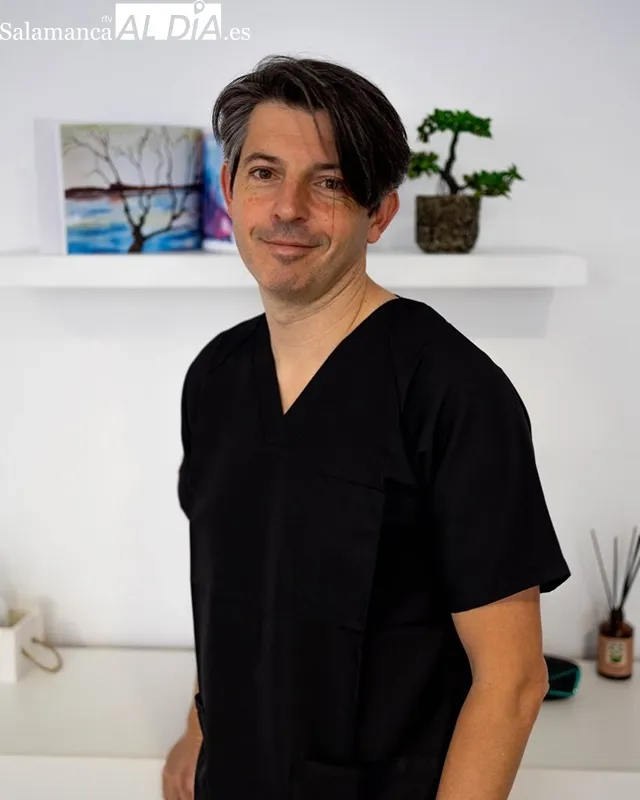 Foto 2 - Chema Manche&ntilde;o, manos que sanan