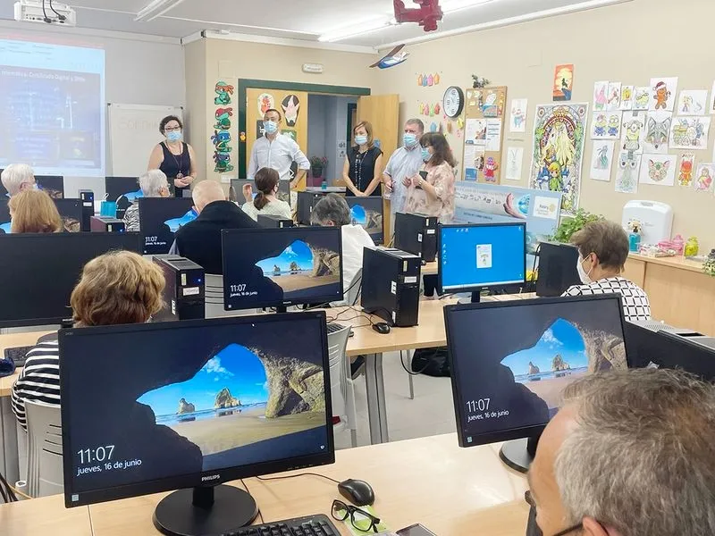 Taller 'Me atrevo con la tecnología' en Carbajosa