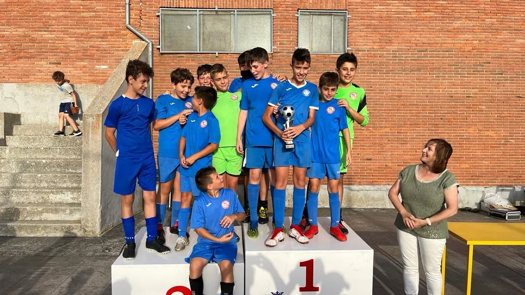 Foto 2 - Una decena de equipos participan en la esperada vuelta del Torneo F&uacute;tbol 7 al Luis Garc&iacute;a