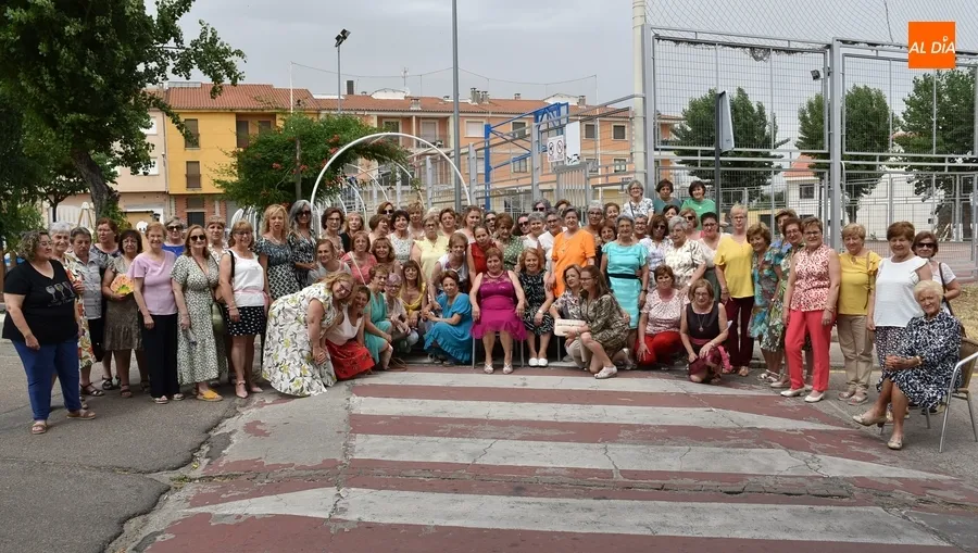 Foto 4 - Amanecer clausura definitivamente el curso con una gran comida de confraternizaci&oacute;n