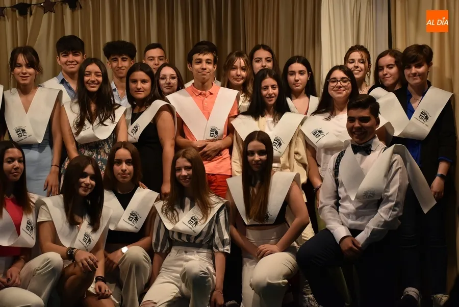Foto 8 - El IES Fray Diego Tadeo cierra el curso graduando por primera vez a sus alumnos de 4&ordm; de la ESO