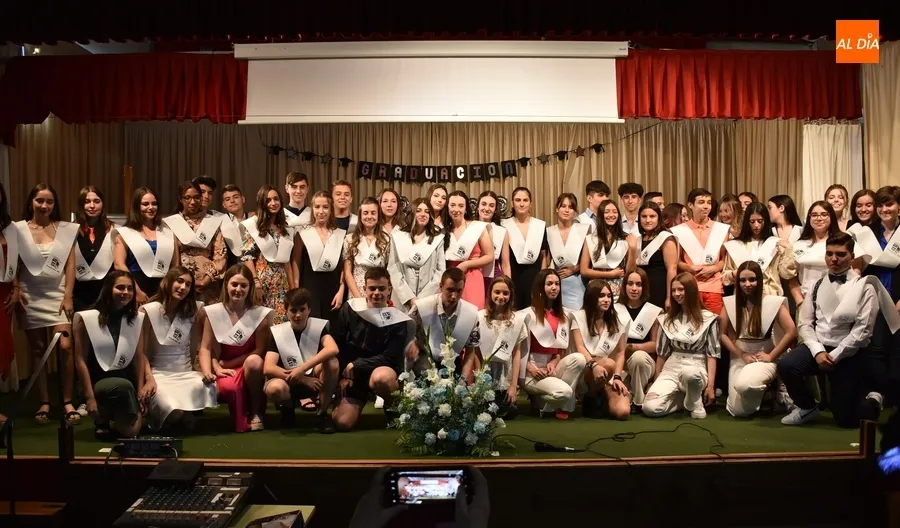 Foto 7 - El IES Fray Diego Tadeo cierra el curso graduando por primera vez a sus alumnos de 4&ordm; de la ESO