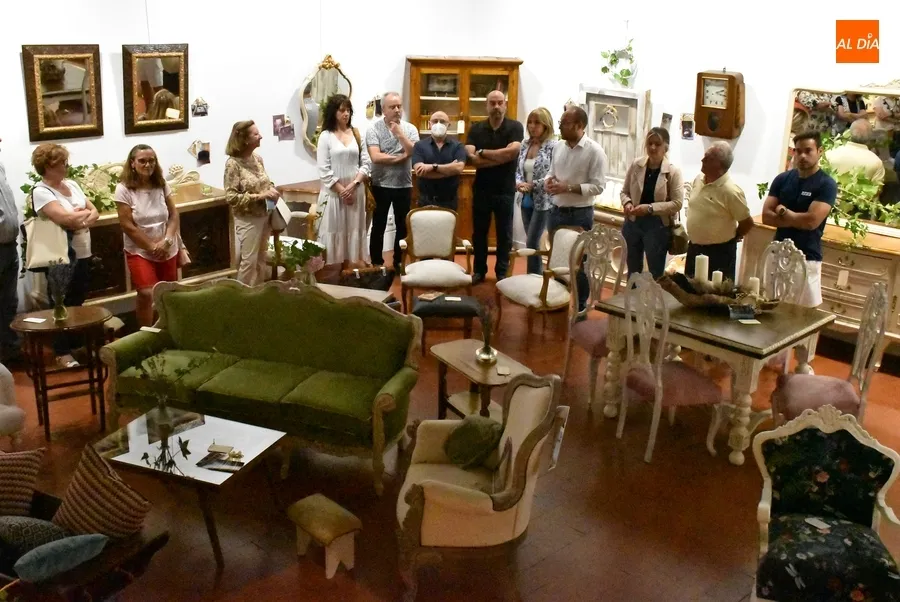 Foto 3 - Hasta un Rey Mago forma parte de la macroexposici&oacute;n de muebles del Taller de Restauraci&oacute;n