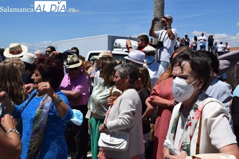 Foto 9 - Vuelta a la normalidad en la Romer&iacute;a de Valdejimena con cientos de devotos