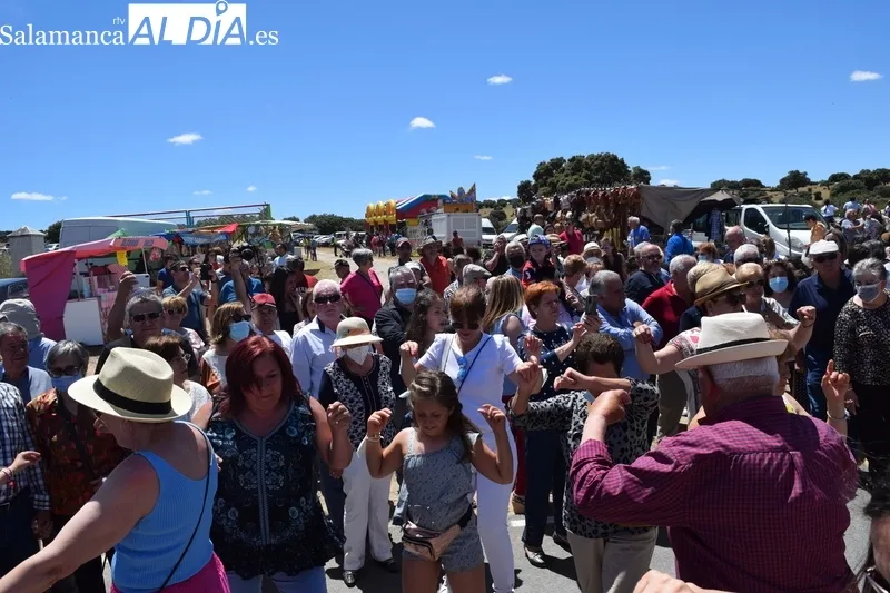 Foto 8 - Vuelta a la normalidad en la Romer&iacute;a de Valdejimena con cientos de devotos
