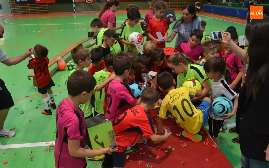 Foto 6 - El III Columnas pone el broche al curso con la concurrida jornada de finales de su Liga Prebenjam&iacute;n