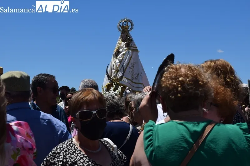 Foto 6 - Vuelta a la normalidad en la Romer&iacute;a de Valdejimena con cientos de devotos