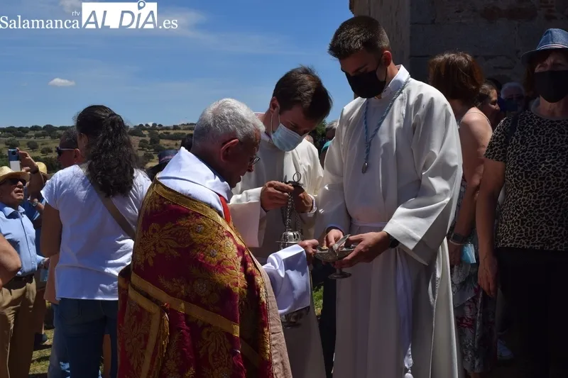 Foto 5 - Vuelta a la normalidad en la Romer&iacute;a de Valdejimena con cientos de devotos