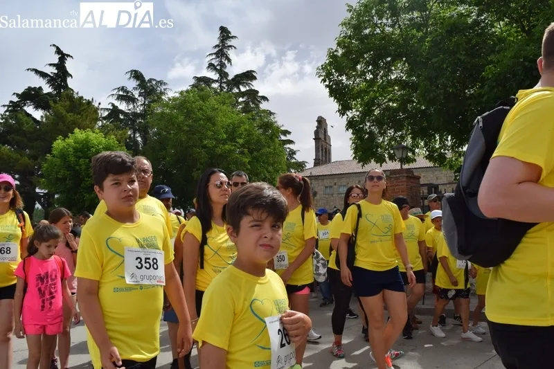 Foto 11 - Respuesta masiva al Paseo Solidario de San Jer&oacute;nimo en favor de las v&iacute;ctimas del conflicto de Ucrania