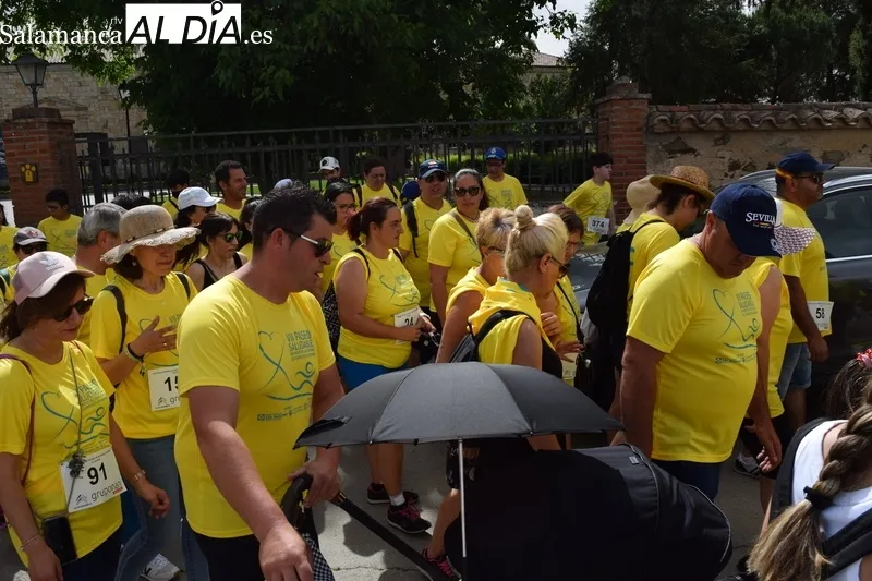 Foto 4 - Respuesta masiva al Paseo Solidario de San Jer&oacute;nimo en favor de las v&iacute;ctimas del conflicto de Ucrania