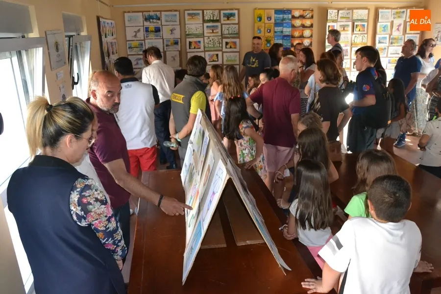 Foto 8 - Los peque&ntilde;os artistas que han asistido a clase con Pilar Rivero exponen sus trabajos pict&oacute;ricos
